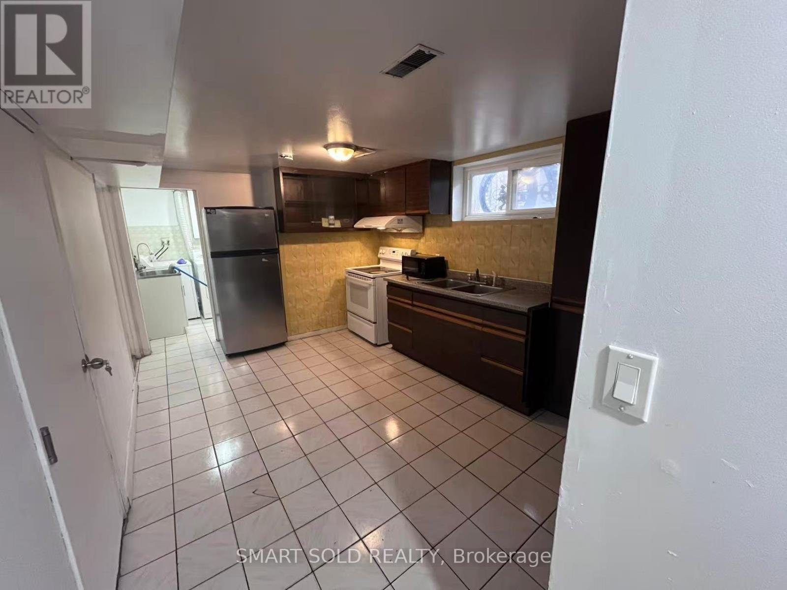 58 Emmeline Crescent, Toronto, Ontario  M1S 1L2 - Photo 5 - E12925288