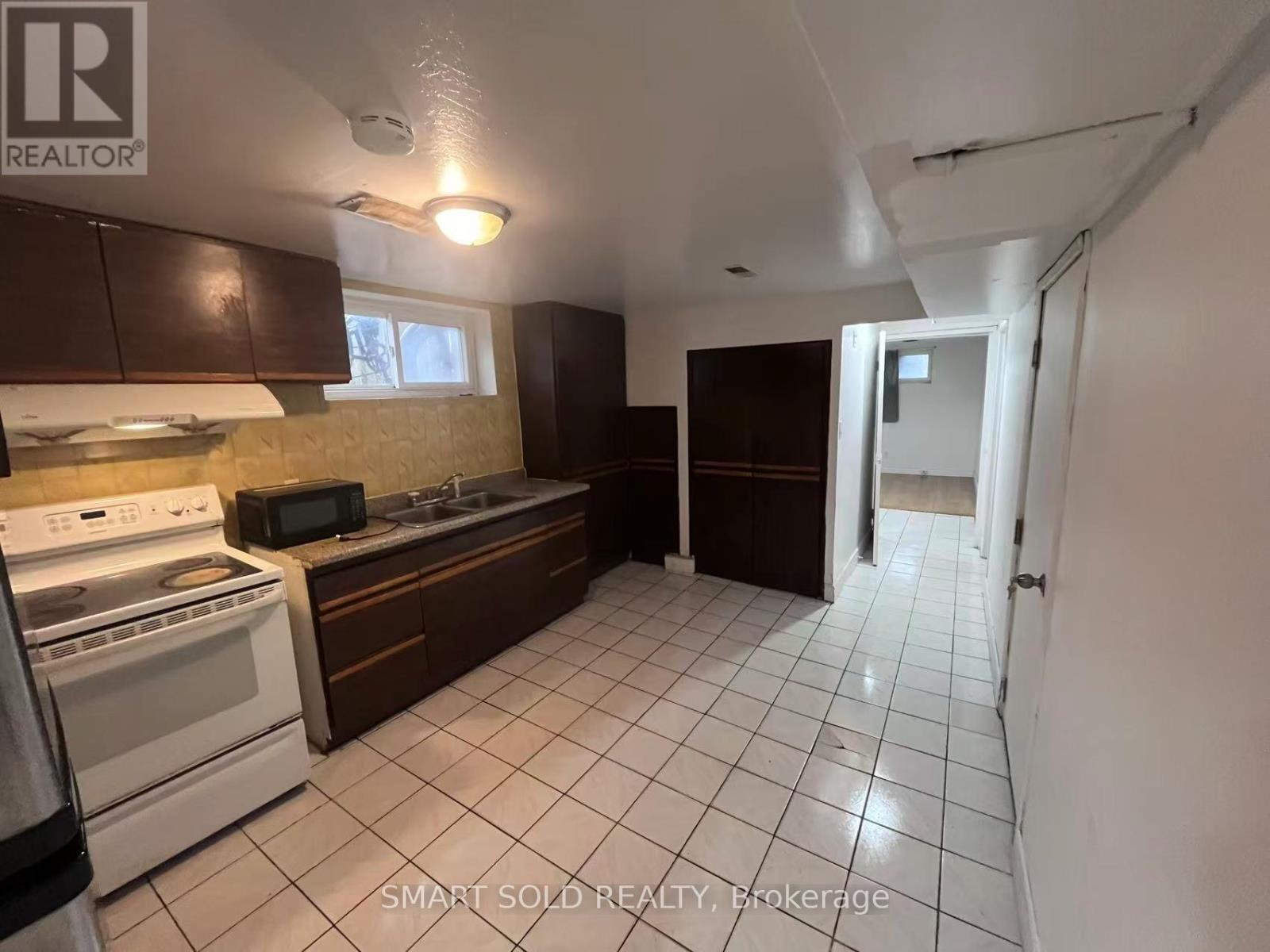 58 Emmeline Crescent, Toronto, Ontario  M1S 1L2 - Photo 3 - E12925288