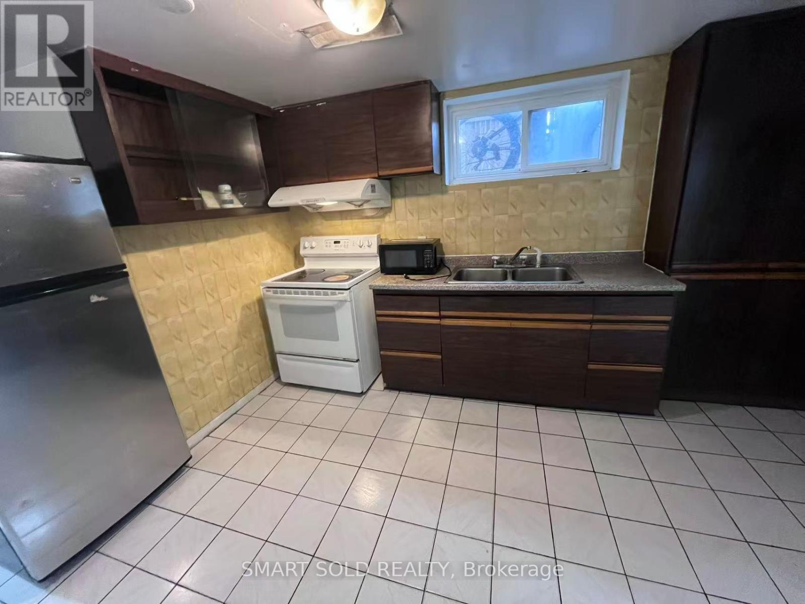 58 Emmeline Crescent, Toronto, Ontario  M1S 1L2 - Photo 4 - E12925288