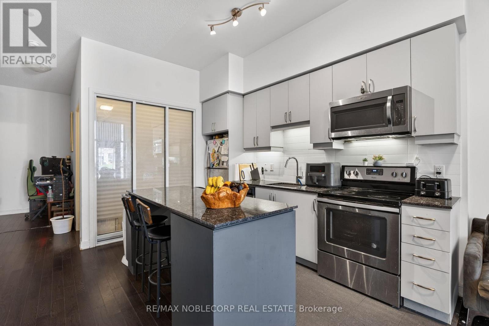 102se - 9199 Yonge Street N, Richmond Hill, Ontario  L4C 1H7 - Photo 8 - N13102938