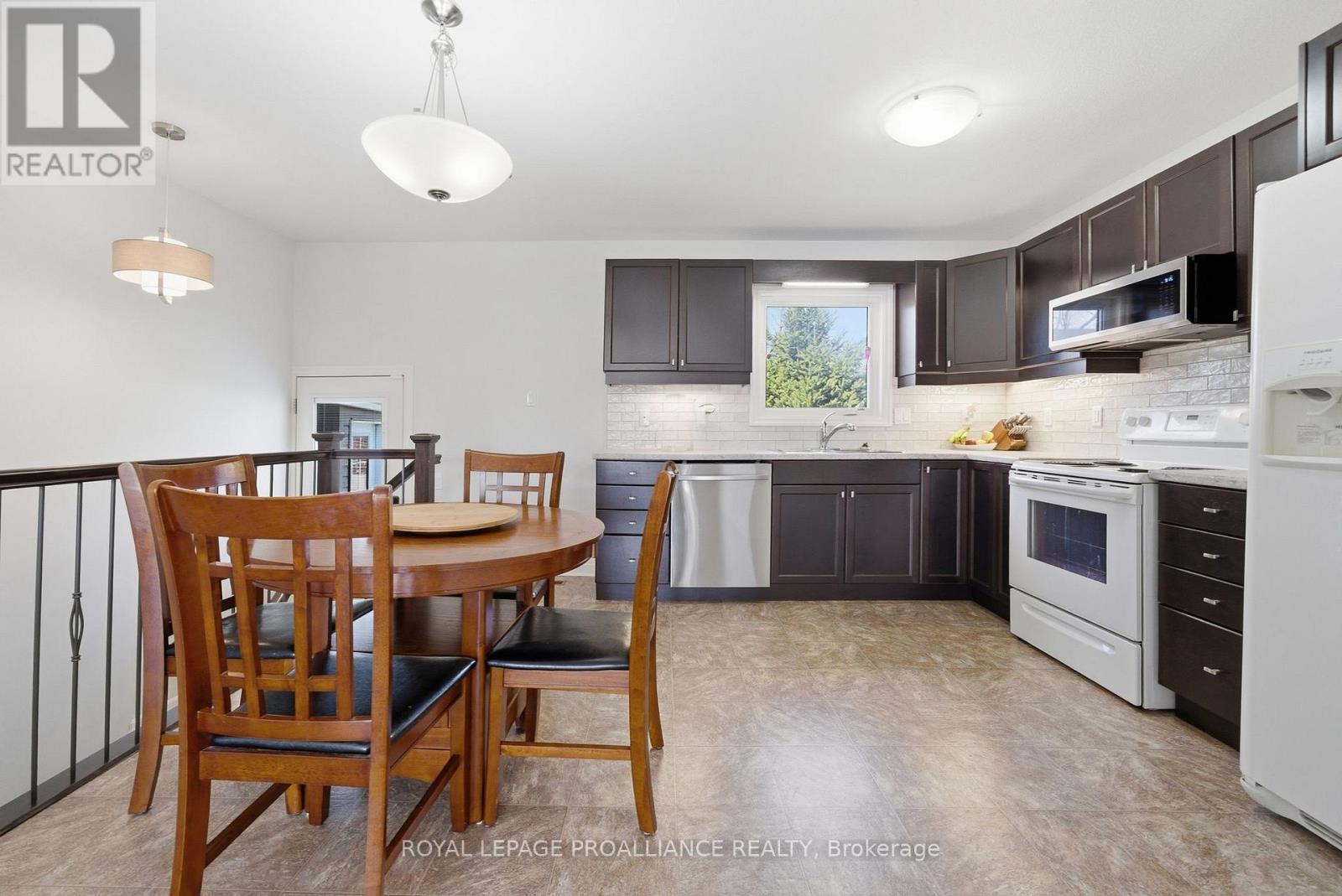 198 Moira Street W, Belleville, Ontario  K8P 1T5 - Photo 10 - X13047440