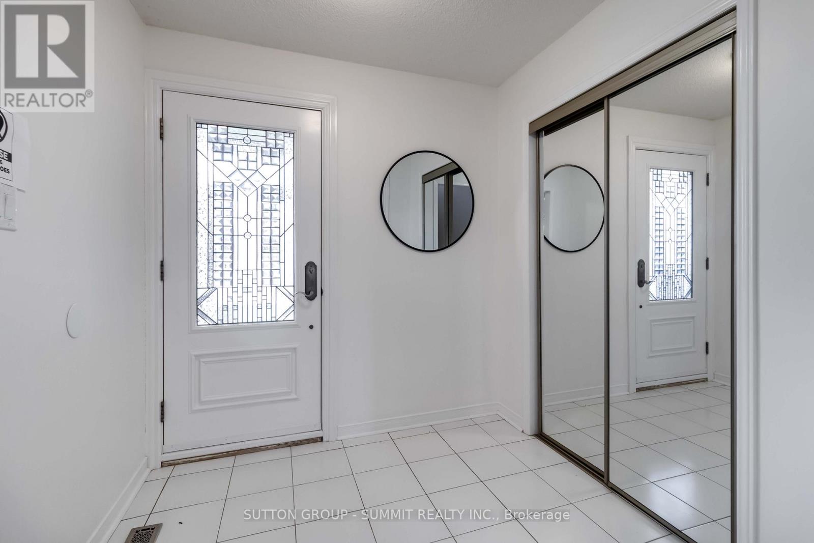 4466 Gladebrook Crescent, Mississauga, Ontario  L5V 1E4 - Photo 3 - W13098974