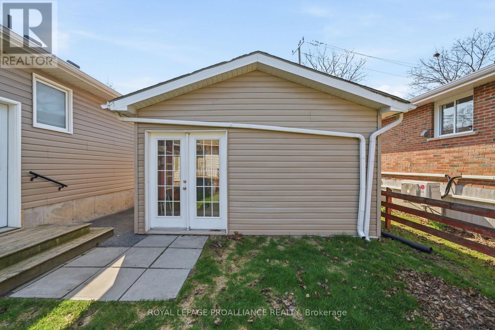 198 Moira Street W, Belleville, Ontario  K8P 1T5 - Photo 33 - X13047440