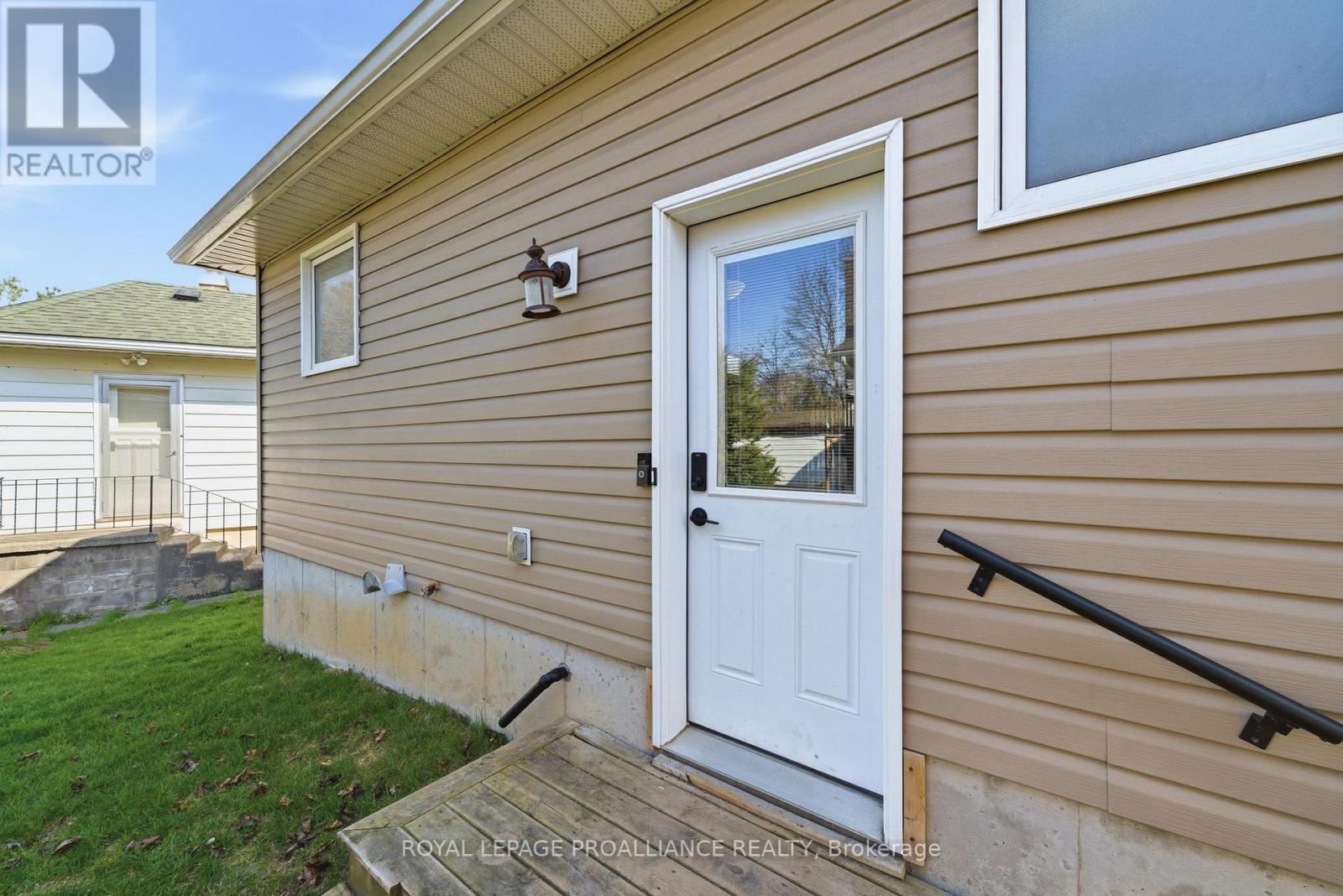 198 Moira Street W, Belleville, Ontario  K8P 1T5 - Photo 36 - X13047440