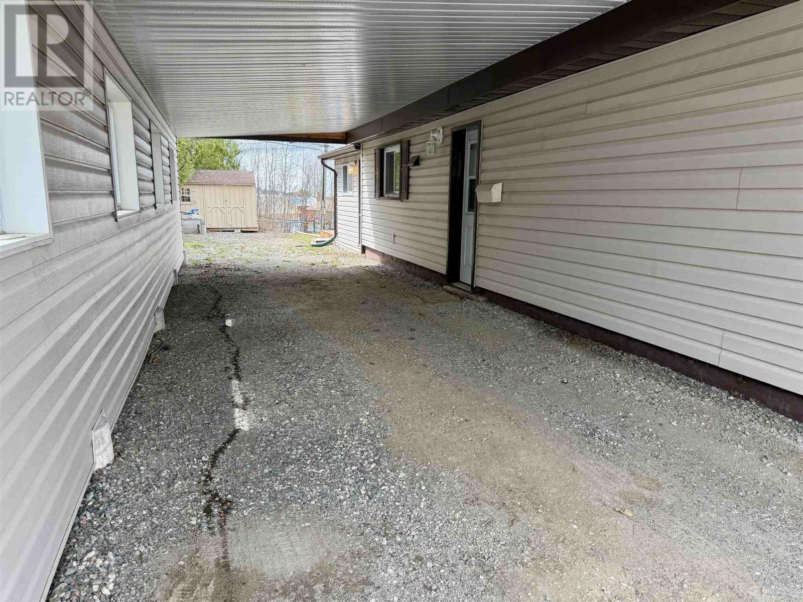 187 Hillside Dr S, Elliot Lake, Ontario  P5A 1N4 - Photo 5 - SM260842