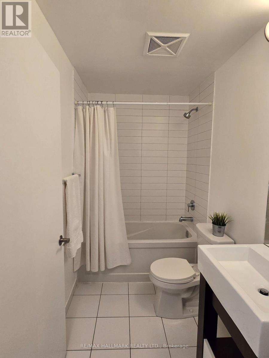 812 - 840 Queens Plate Drive, Toronto, Ontario  M9W 0E7 - Photo 12 - W13104188