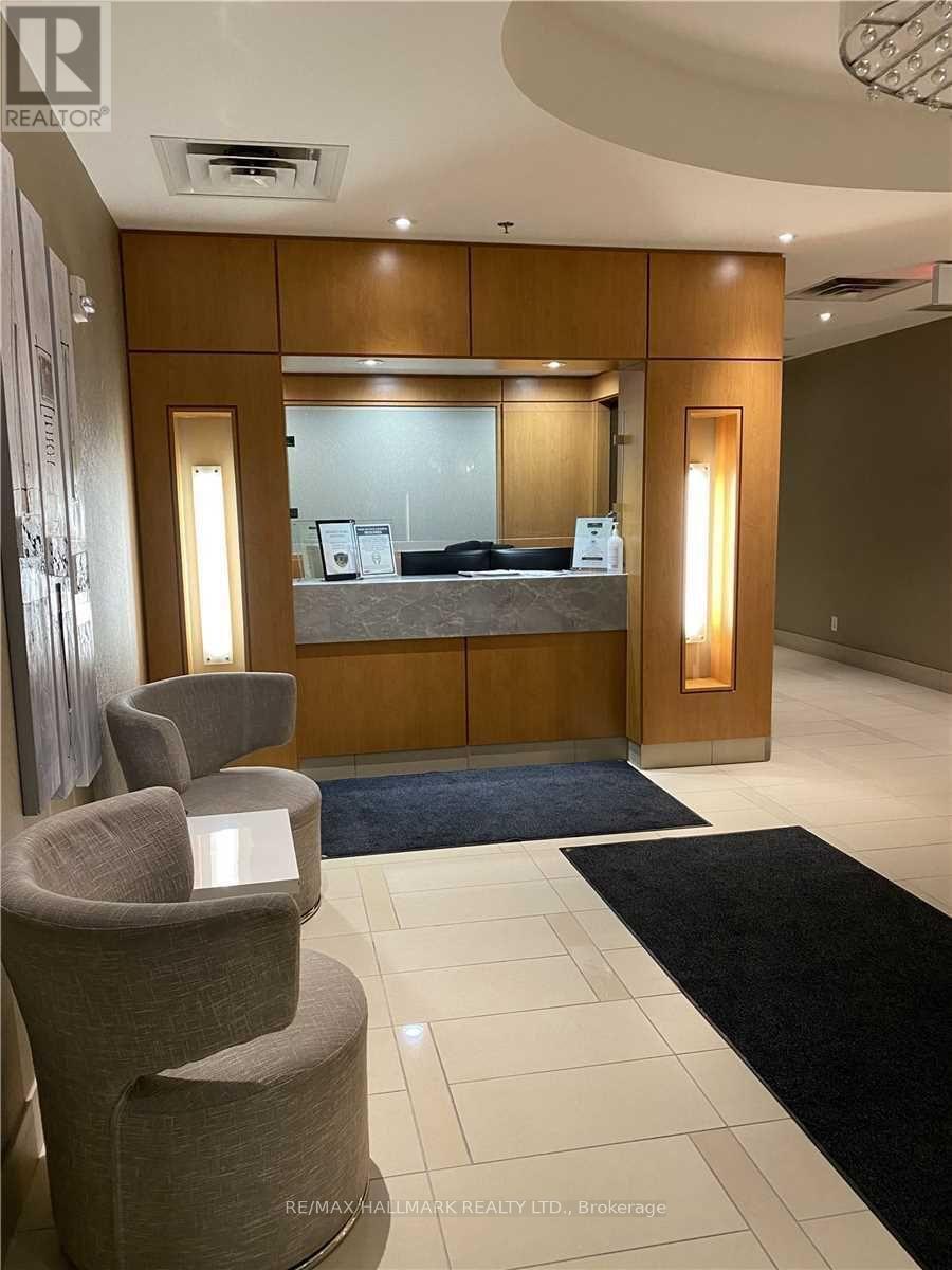 812 - 840 Queens Plate Drive, Toronto, Ontario  M9W 0E7 - Photo 2 - W13104188