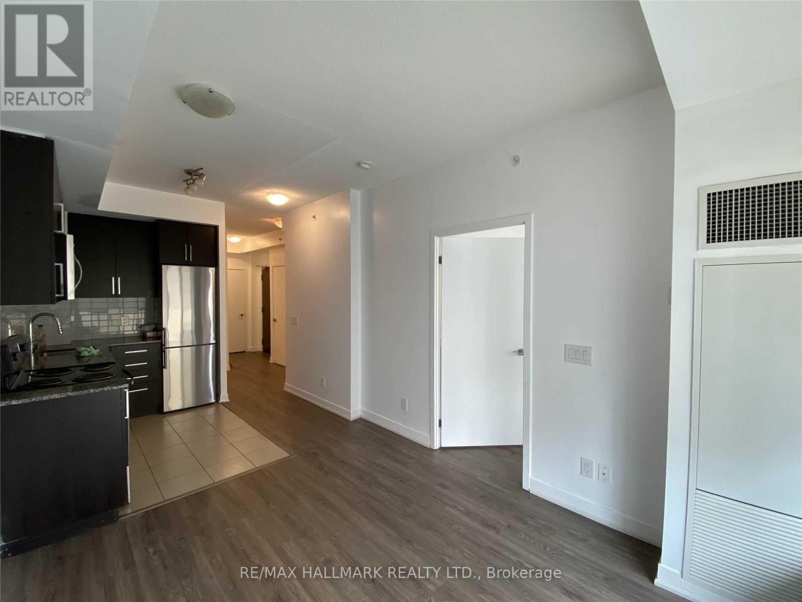 812 - 840 Queens Plate Drive, Toronto, Ontario  M9W 0E7 - Photo 4 - W13104188