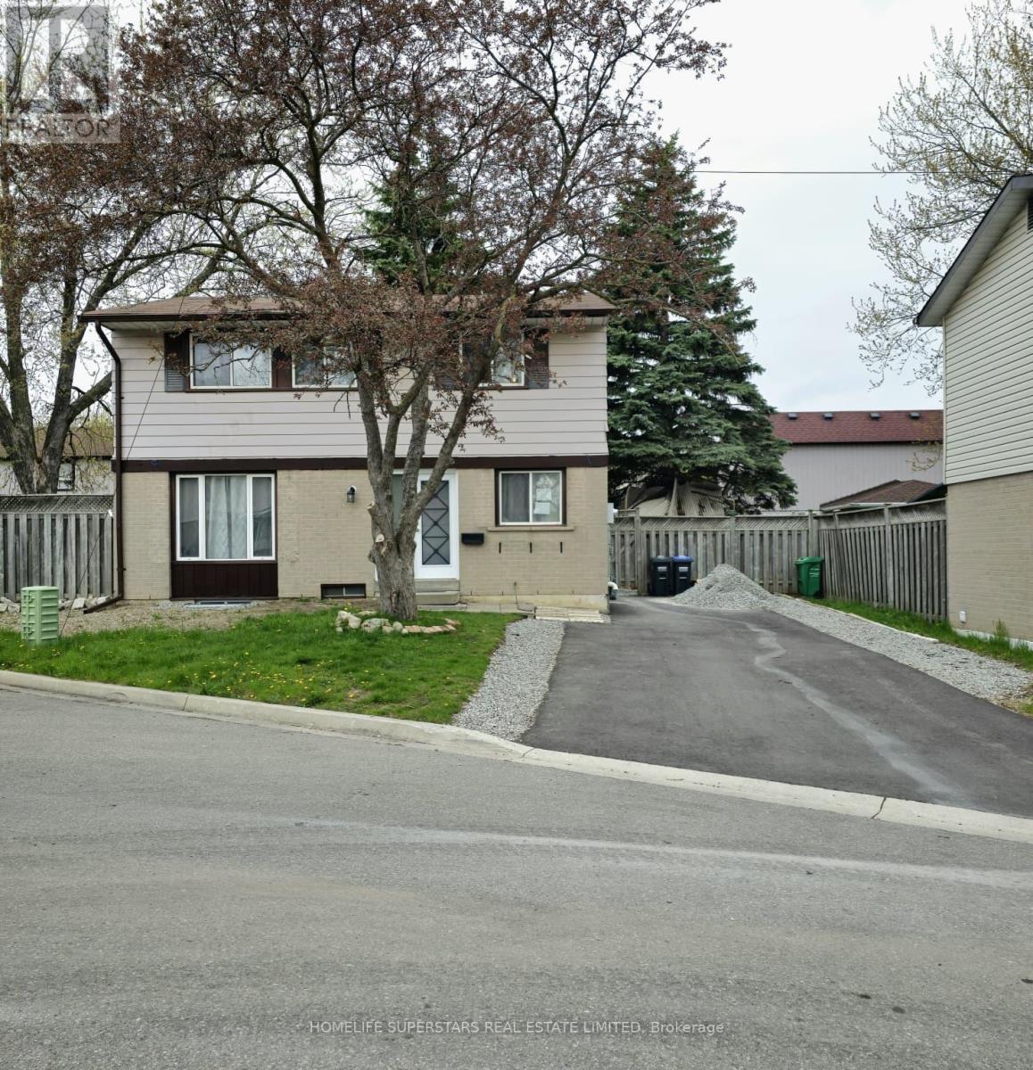 6 GROVE PARK SQUARE, Brampton, Ontario