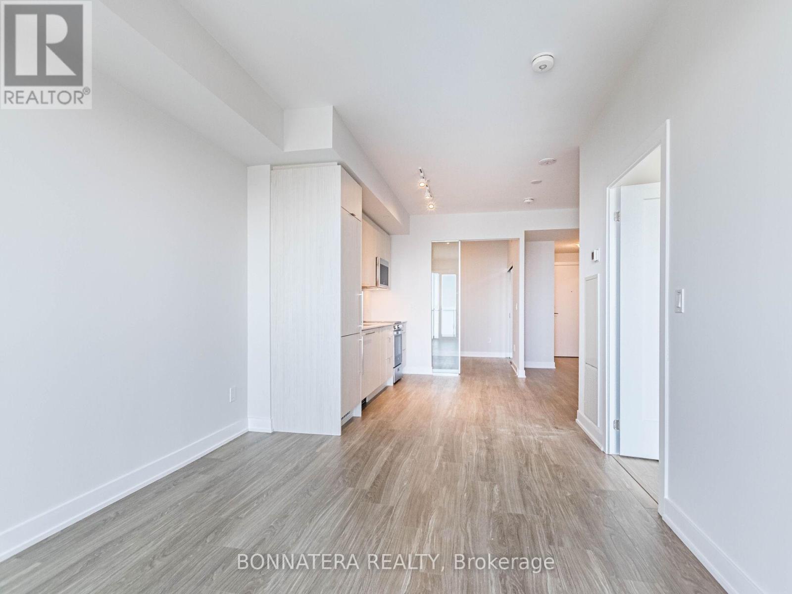 4309 - 430 Square One Drive, Mississauga, Ontario  L5B 0L6 - Photo 11 - W13104266