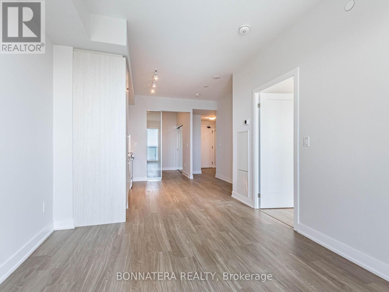 4309 - 430 Square One Drive, Mississauga, Ontario  L5B 0L6 - Photo 16 - W13104266