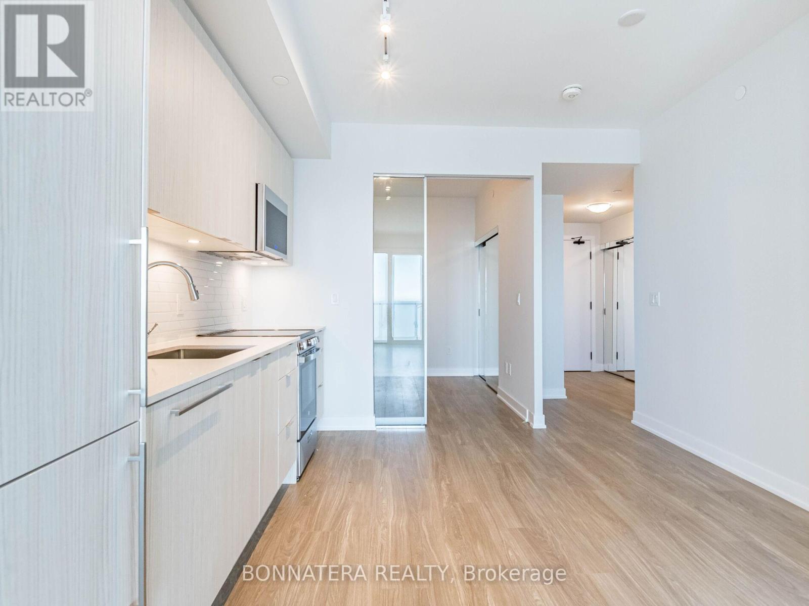 4309 - 430 Square One Drive, Mississauga, Ontario  L5B 0L6 - Photo 18 - W13104266