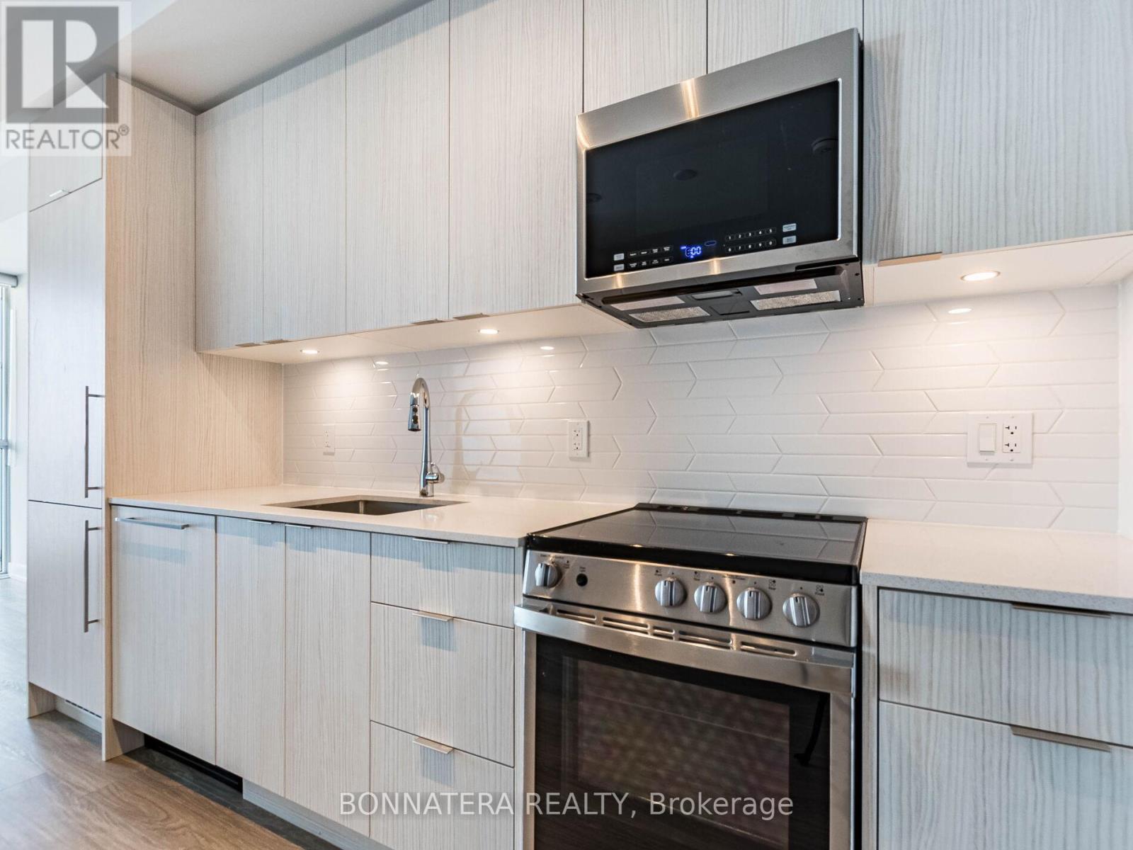 4309 - 430 Square One Drive, Mississauga, Ontario  L5B 0L6 - Photo 19 - W13104266