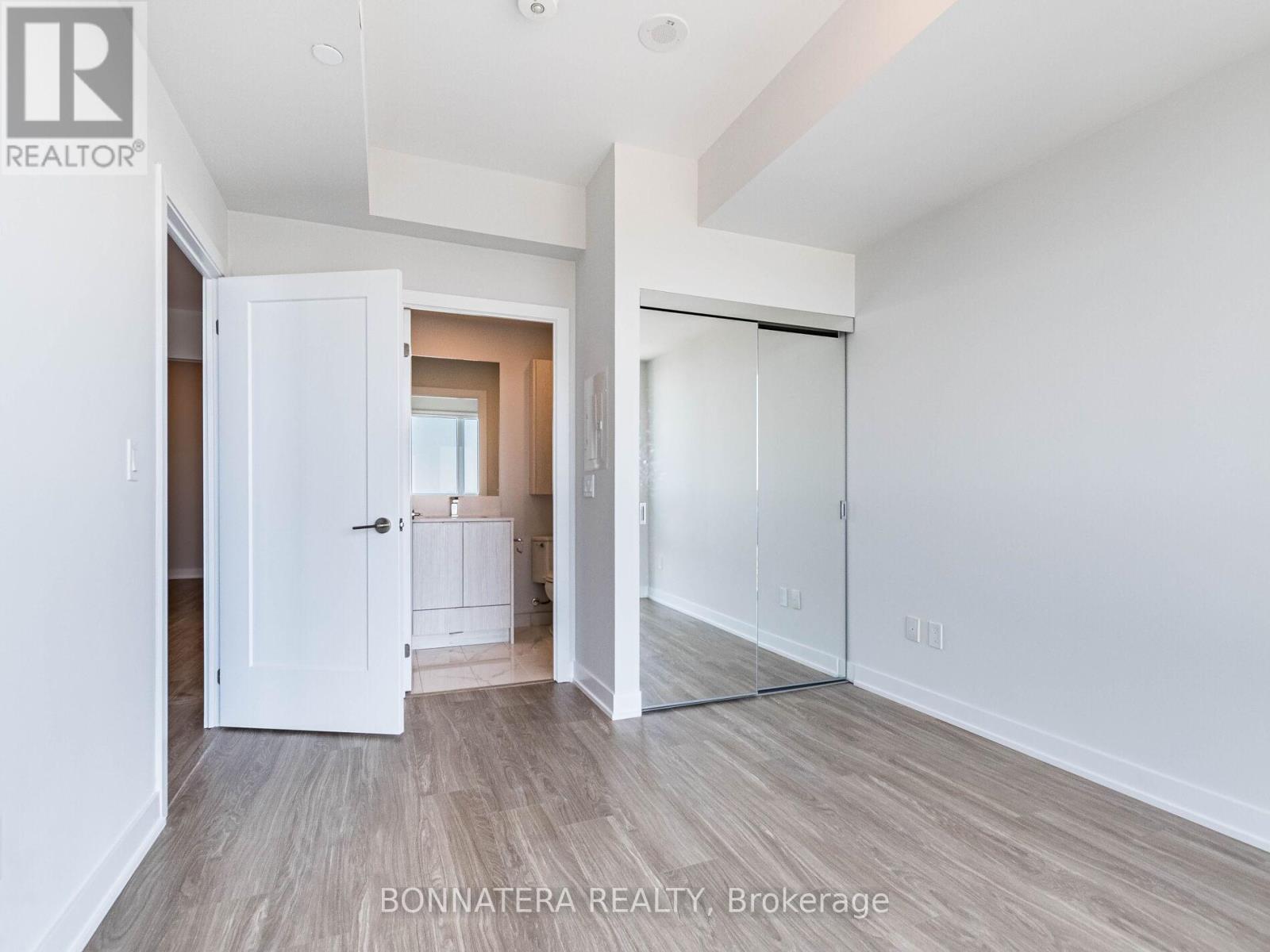 4309 - 430 Square One Drive, Mississauga, Ontario  L5B 0L6 - Photo 22 - W13104266