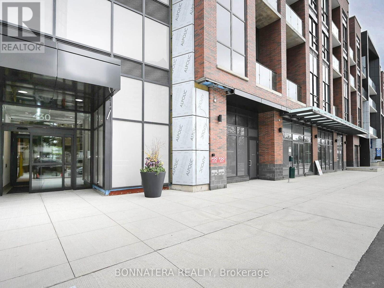 4309 - 430 Square One Drive, Mississauga, Ontario  L5B 0L6 - Photo 3 - W13104266