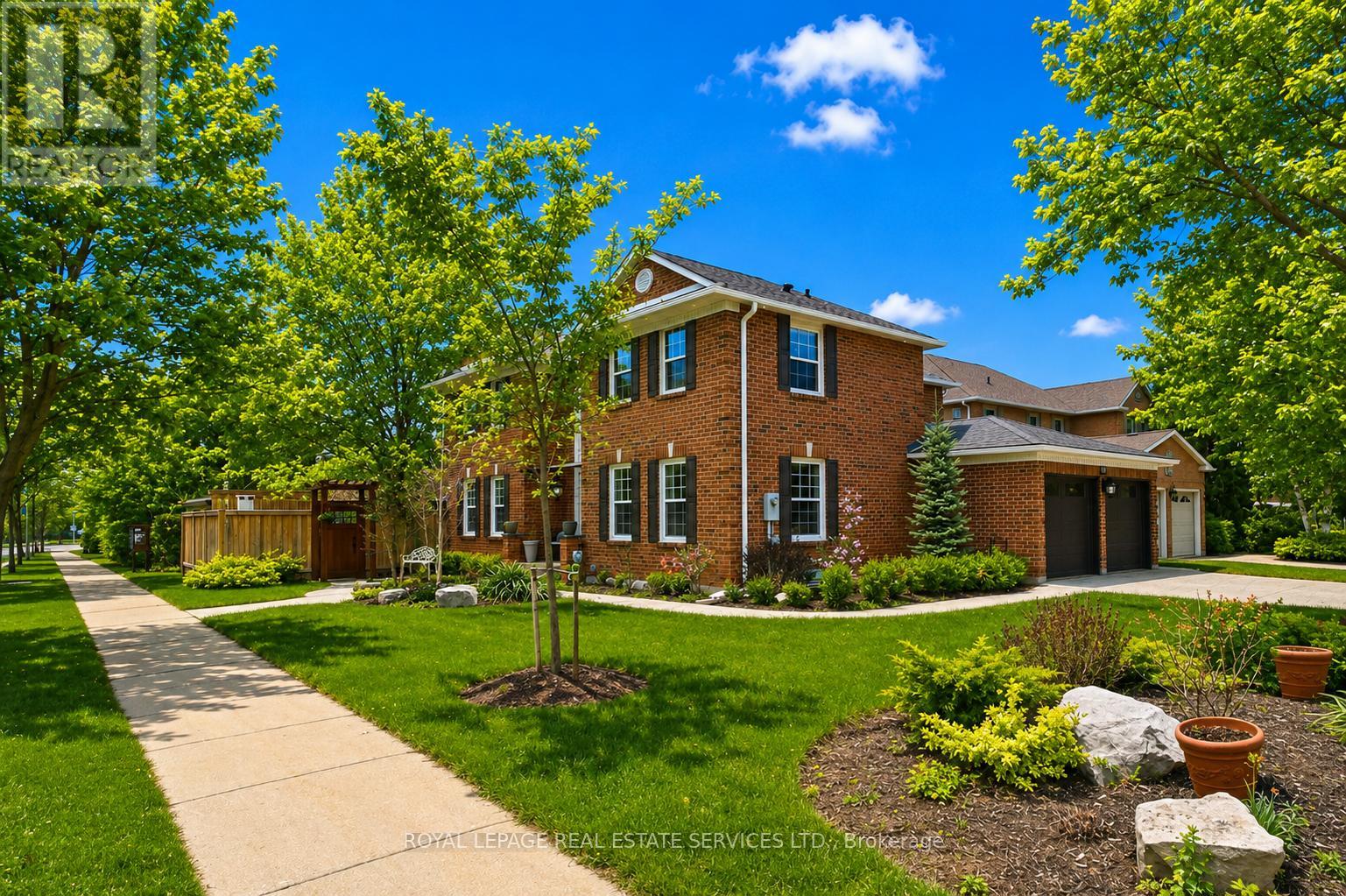 1256 Fieldcrest Lane, Oakville, Ontario  L6M 2L8 - Photo 2 - W13104342
