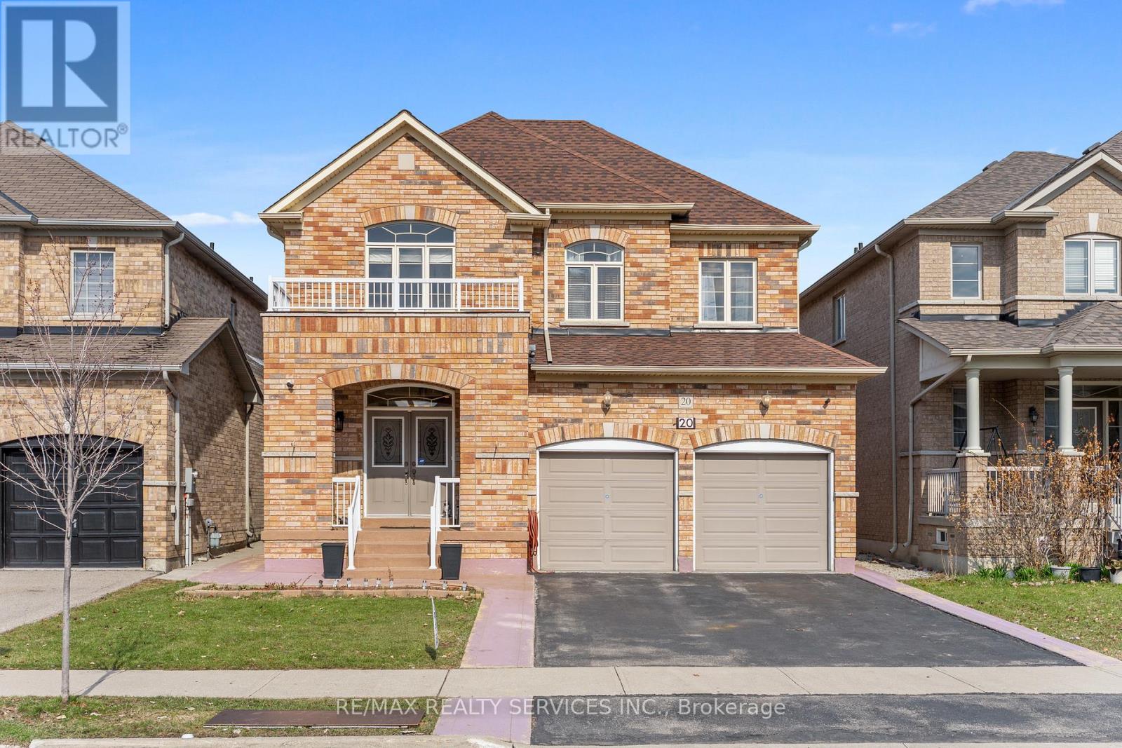 20 Strathdale Road, Brampton, Ontario  L6P 2Y1 - Photo 2 - W13104356