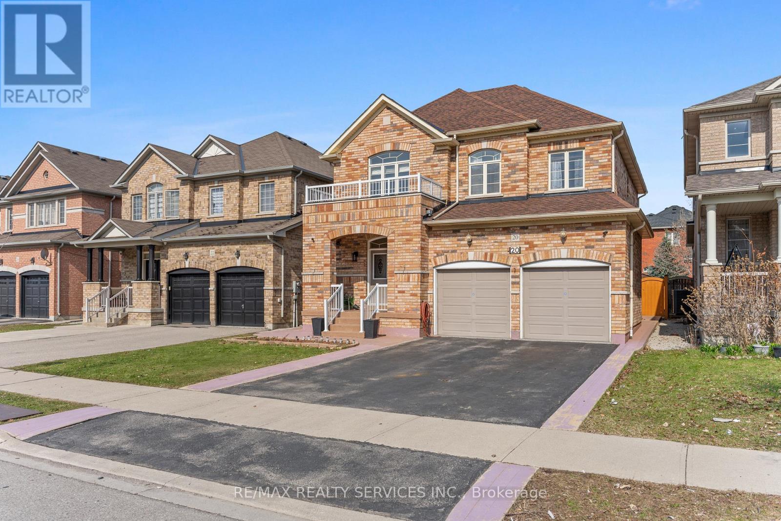 20 Strathdale Road, Brampton, Ontario  L6P 2Y1 - Photo 3 - W13104356