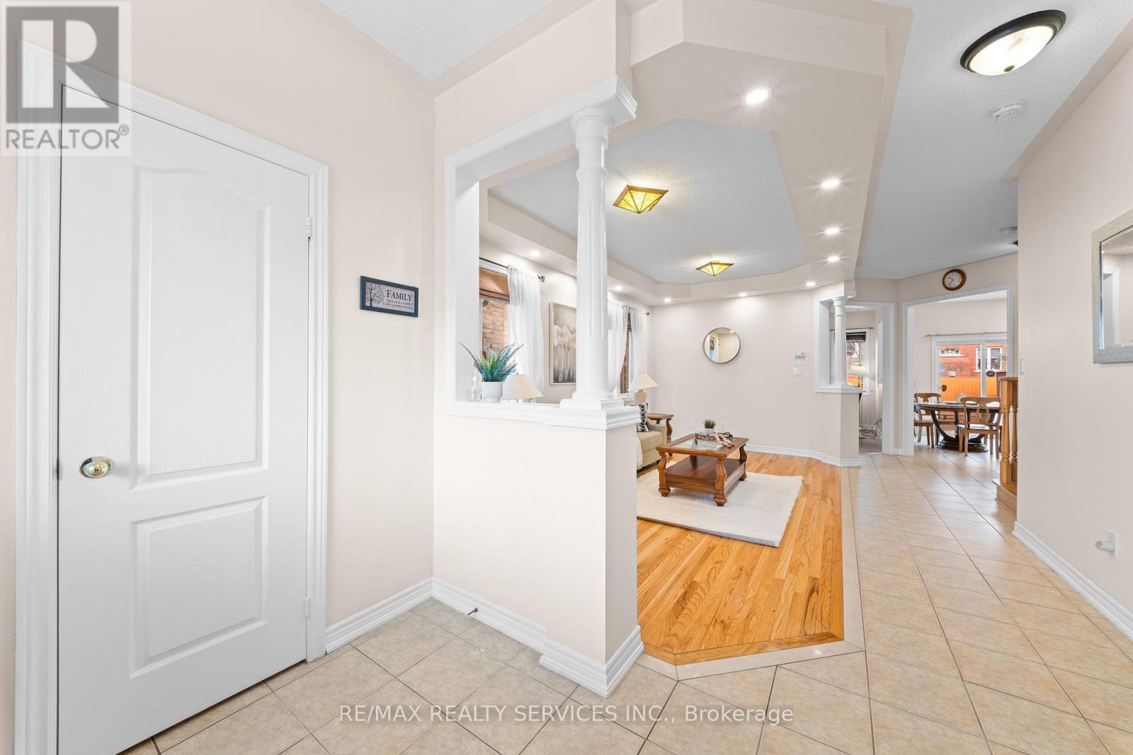 20 Strathdale Road, Brampton, Ontario  L6P 2Y1 - Photo 7 - W13104356