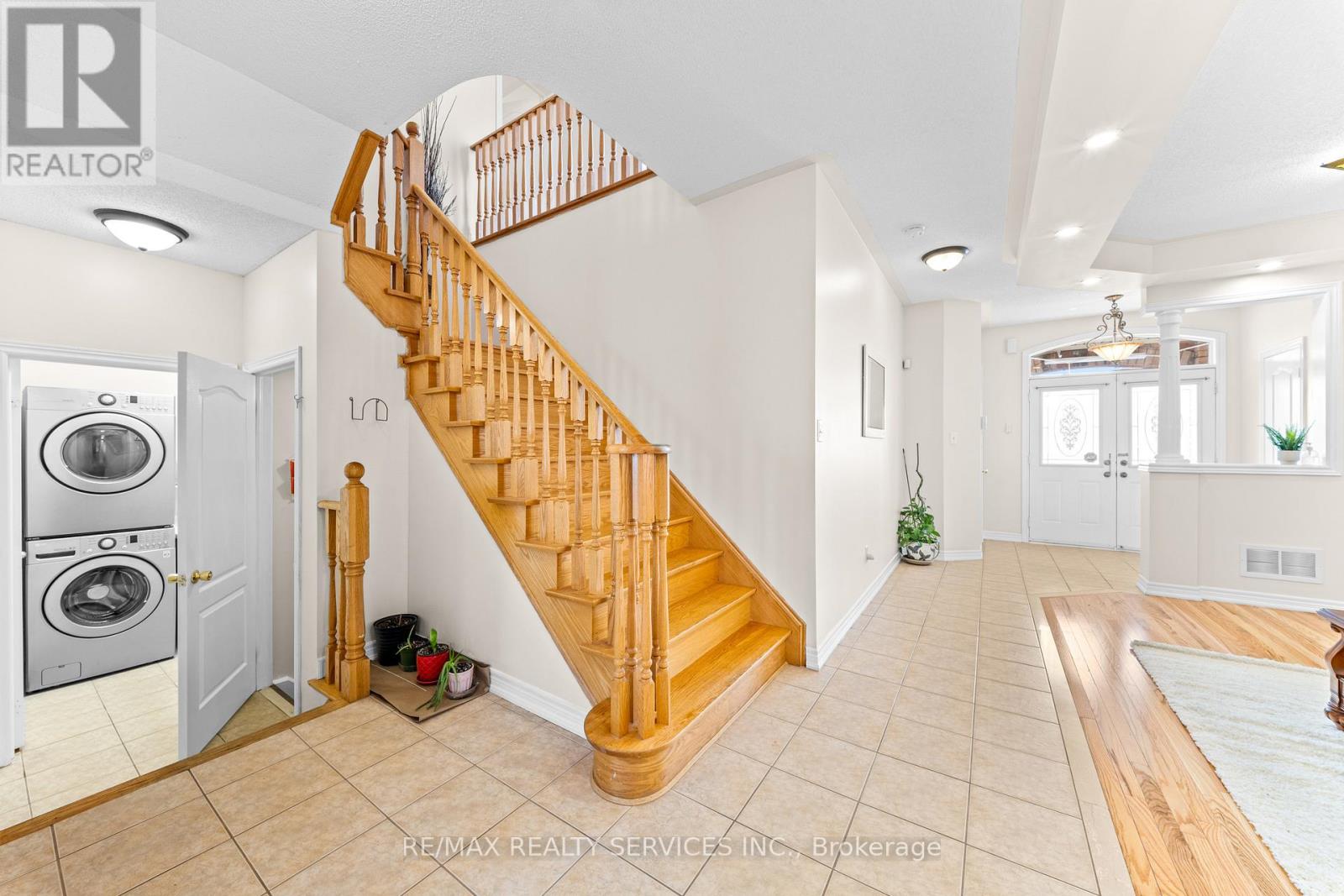 20 Strathdale Road, Brampton, Ontario  L6P 2Y1 - Photo 8 - W13104356