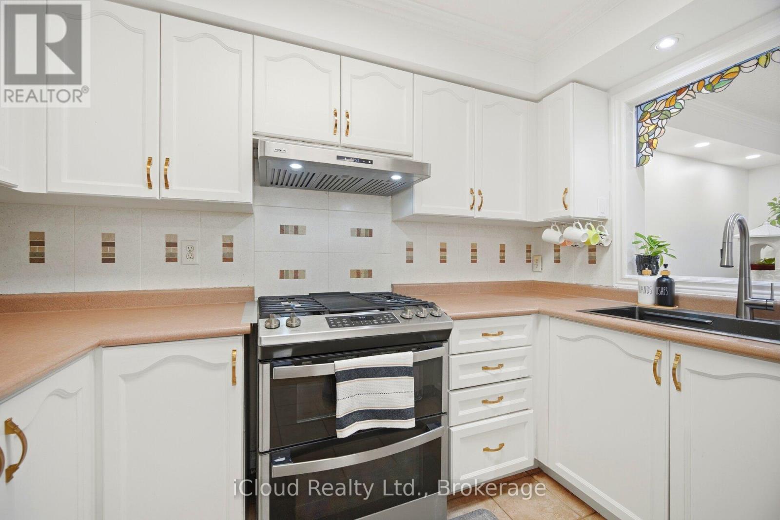 151 Desert Sand Drive, Brampton, Ontario  L6R 1P9 - Photo 19 - W13104374