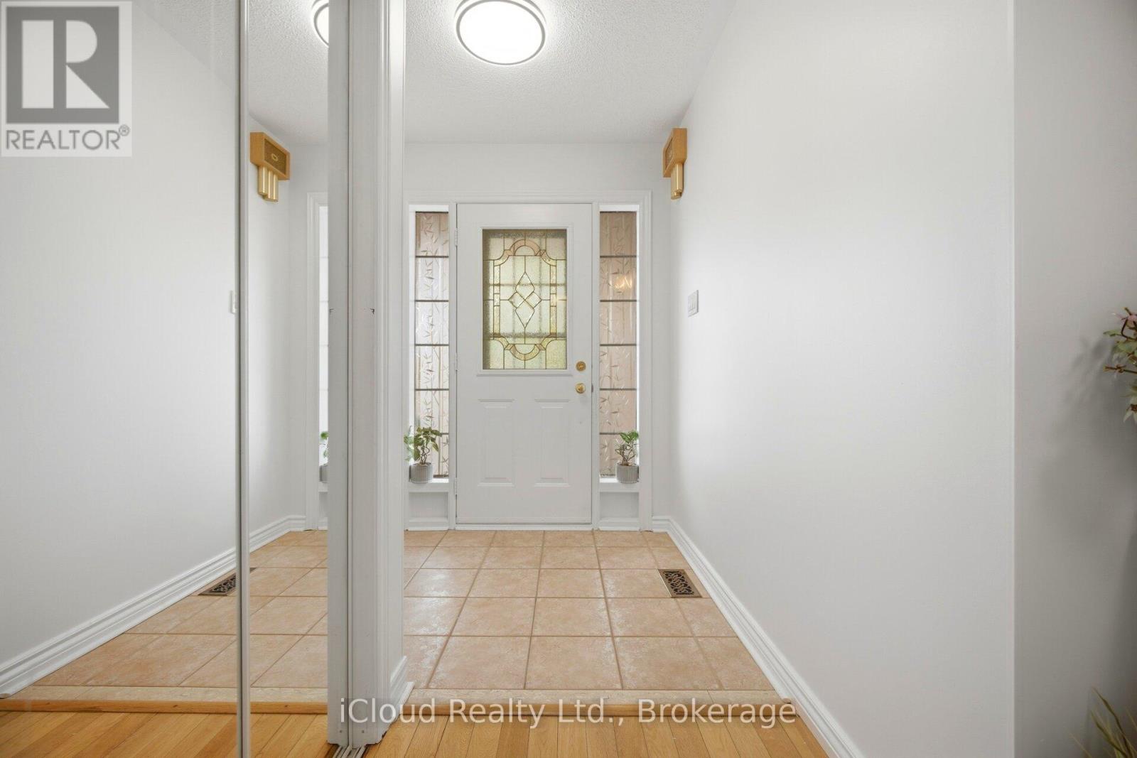 151 Desert Sand Drive, Brampton, Ontario  L6R 1P9 - Photo 8 - W13104374
