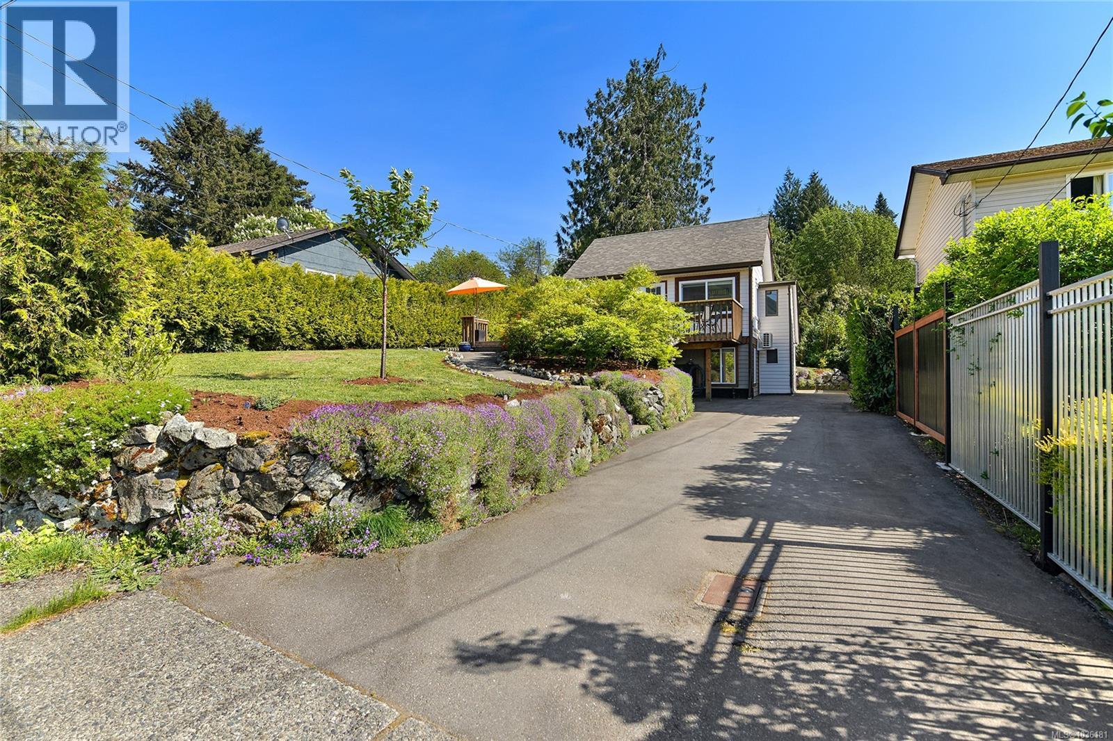 76 Nelson Rd, Lake Cowichan, British Columbia  V0R 2G0 - Photo 1 - 1036181