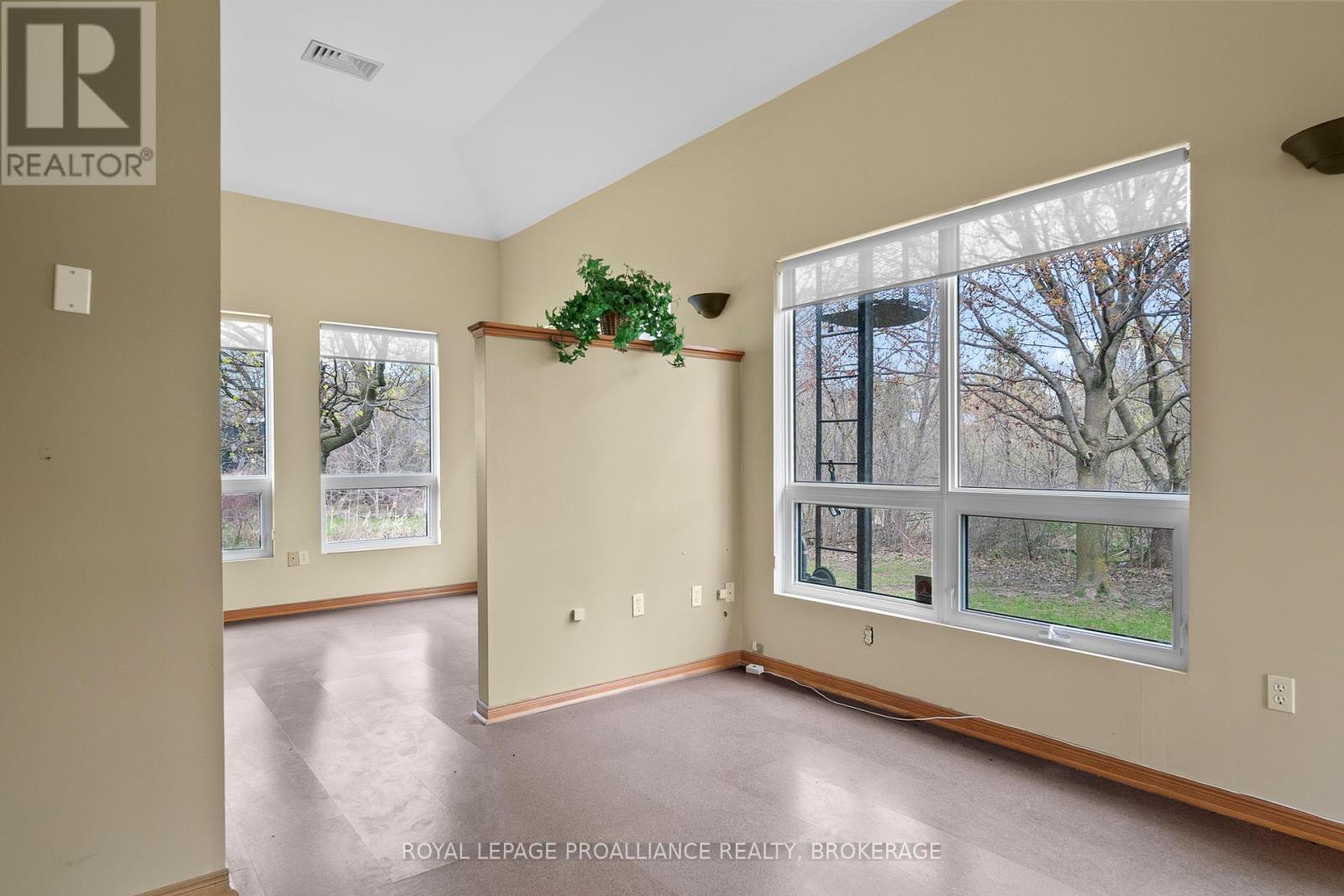 820 Development Drive, Kingston, Ontario  K7M 5V7 - Photo 4 - X13104574