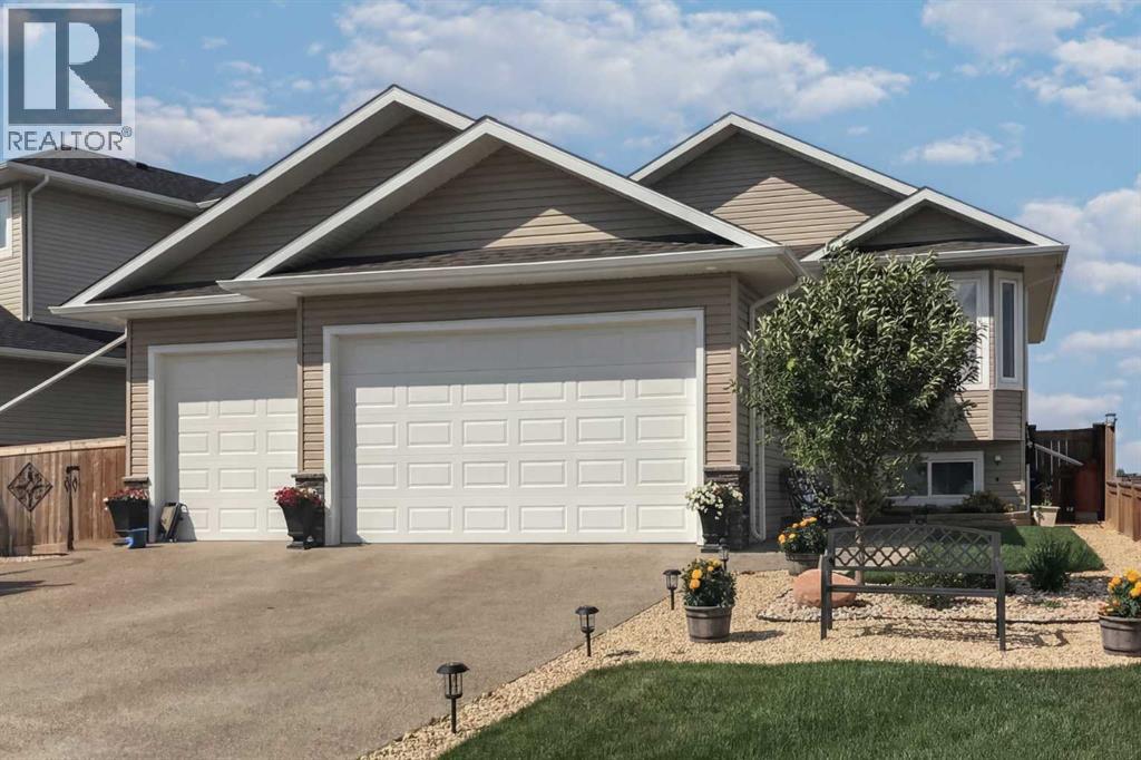 7506 37a Avenue, Camrose, Alberta  T4V 5E3 - Photo 1 - A2303768