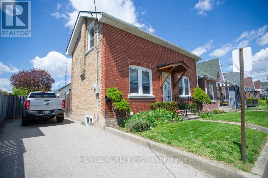 131 Superior Street, Brantford, Ontario  N3S 2L1 - Photo 2 - X13104198