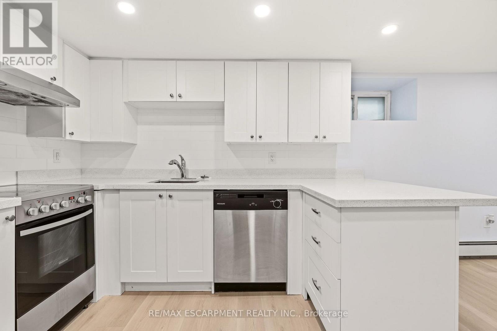 Lower - 152 Sanford Avenue S, Hamilton, Ontario  L8M 2G9 - Photo 12 - X13104270