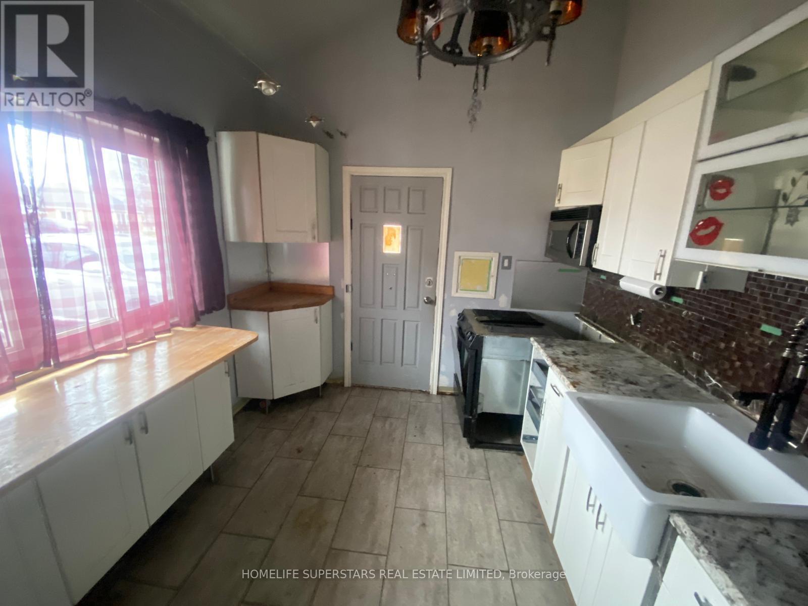 6802 Jill Drive, Niagara Falls, Ontario  L2G 3J2 - Photo 5 - X13104294