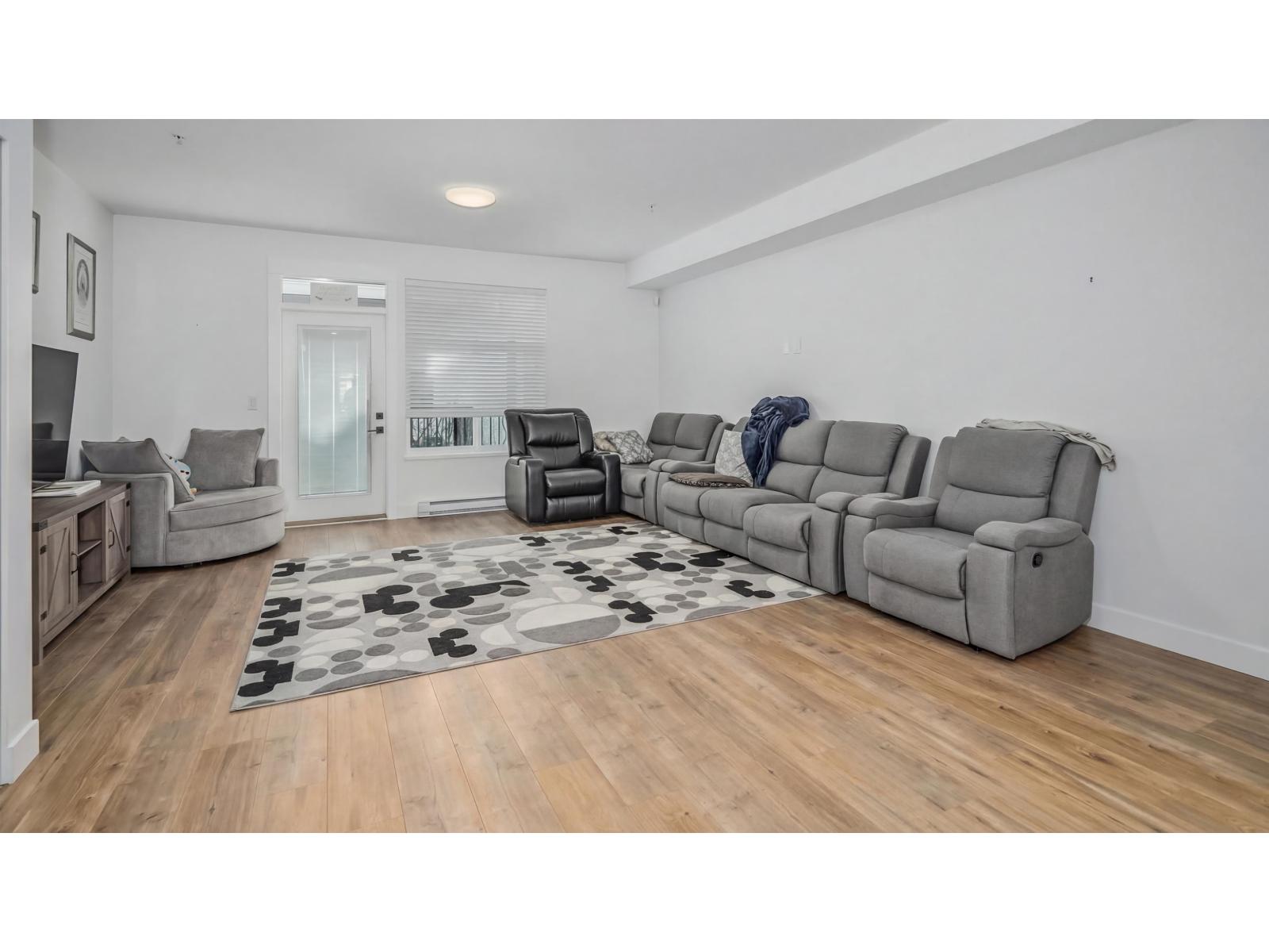 17 21688 52 Avenue, Langley, British Columbia  V2Y 4K9 - Photo 3 - R3115229