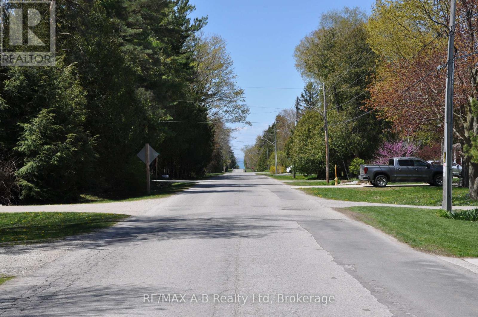 26 Cameron Street, Bluewater, Ontario  N0M 1G0 - Photo 2 - X13103378