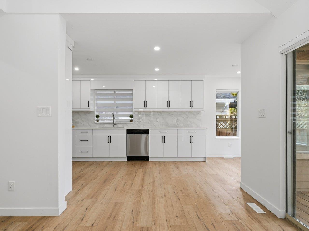 12201 Northpark Crescent, Surrey, British Columbia  V3X 2B2 - Photo 11 - R3121435