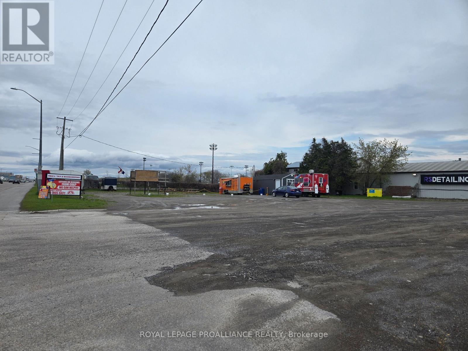 325 Dundas Street E, Quinte West, Ontario  K8V 5W5 - Photo 2 - X13092724