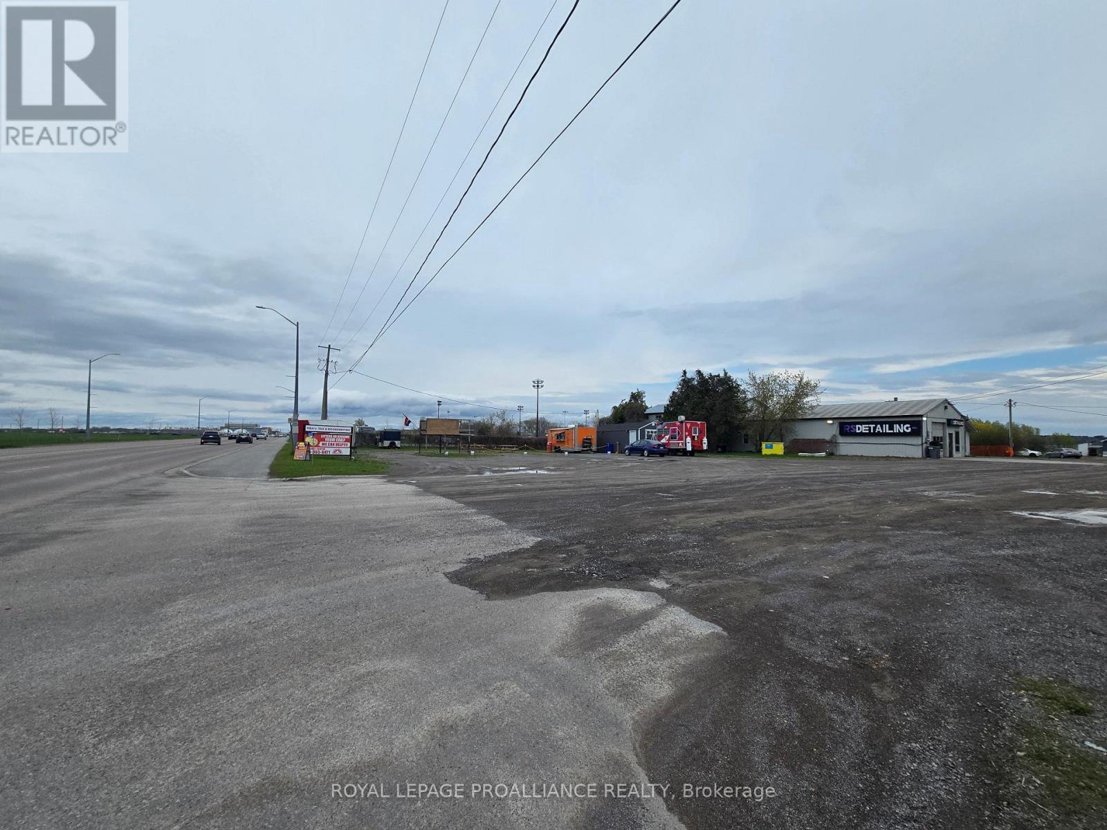325 Dundas Street E, Quinte West, Ontario  K8V 5W5 - Photo 1 - X13092724