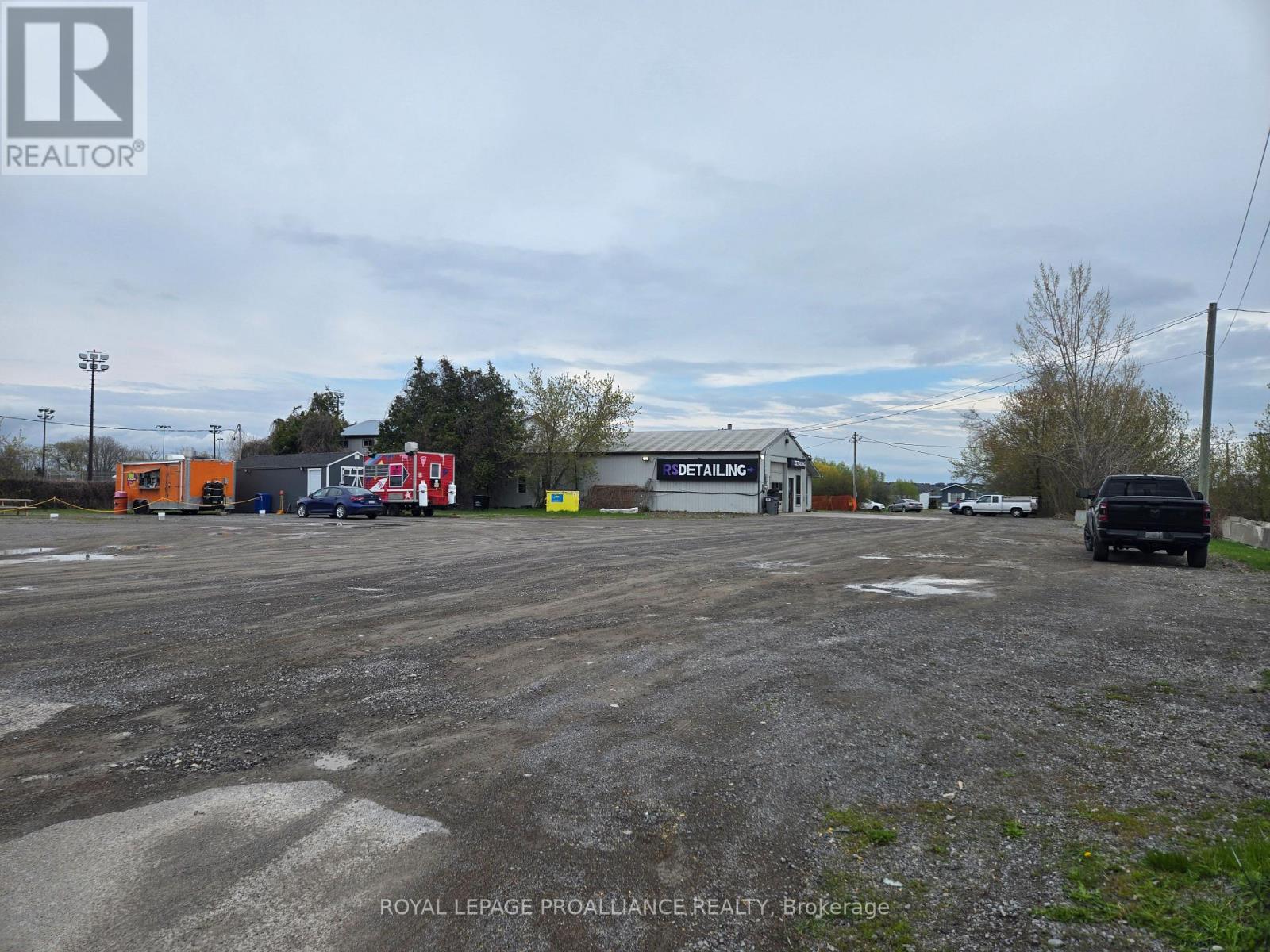 325 Dundas Street E, Quinte West, Ontario  K8V 5W5 - Photo 3 - X13092724