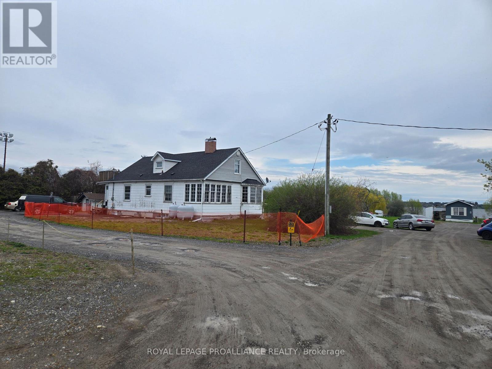 323 Dundas Street E, Quinte West, Ontario  K8V 5W5 - Photo 3 - X13092792