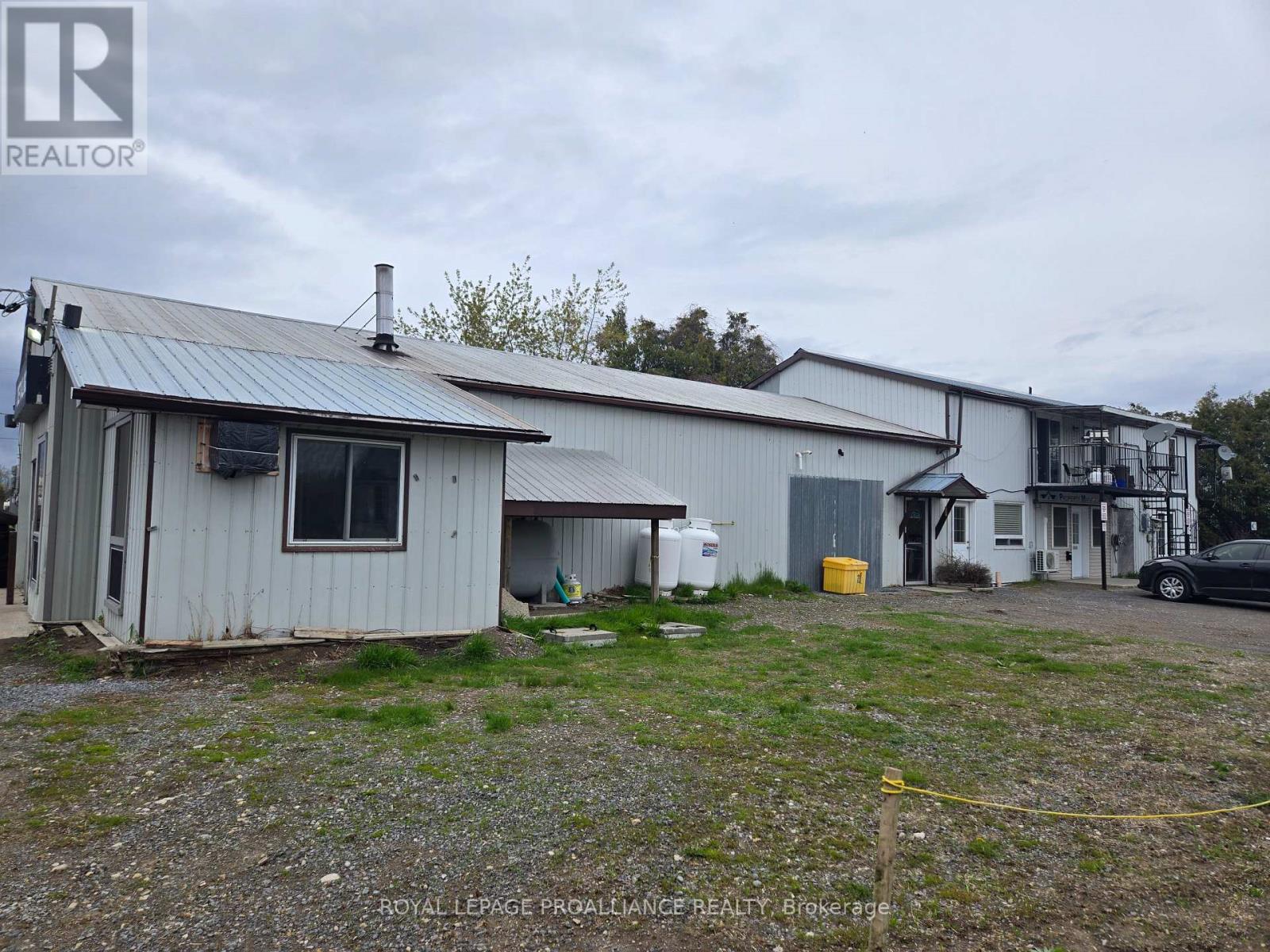 323 Dundas Street E, Quinte West, Ontario  K8V 5W5 - Photo 4 - X13092792