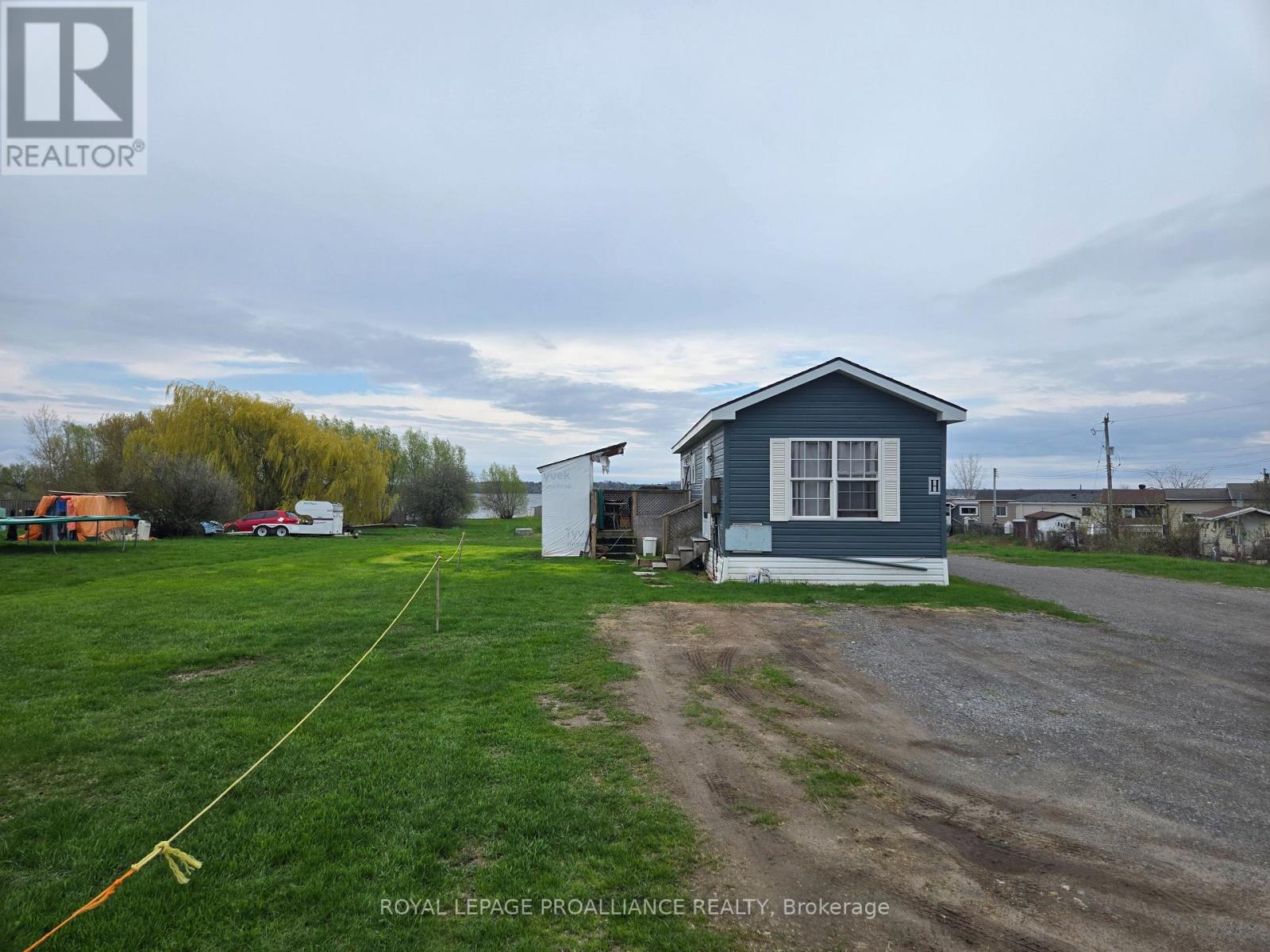 323 Dundas Street E, Quinte West, Ontario  K8V 5W5 - Photo 12 - X13092792