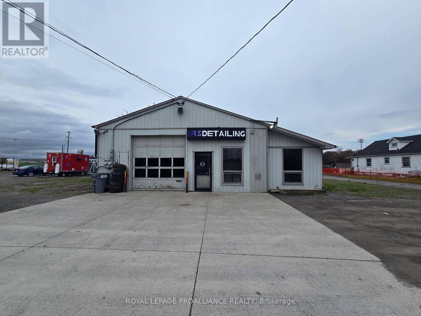 323 Dundas Street E, Quinte West, Ontario  K8V 5W5 - Photo 2 - X13092792