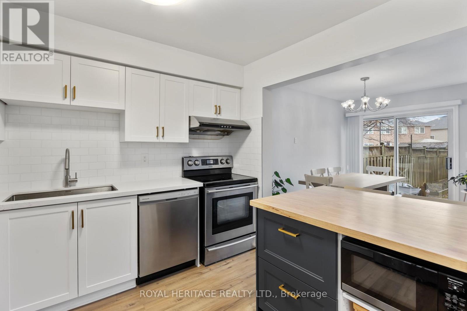 1251 Quest Circle, Mississauga, Ontario  L5N 8B6 - Photo 4 - W13100386