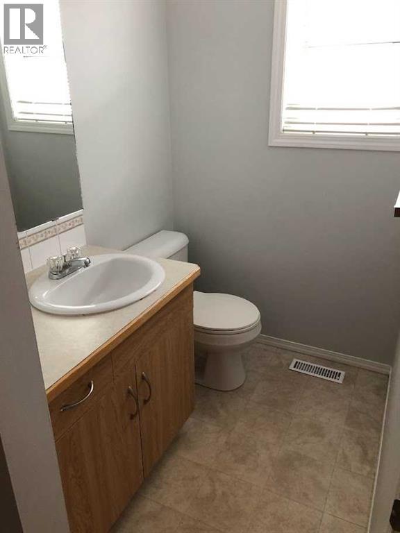 3, 15 Highlands Place W, Lethbridge, Alberta  T1J 4X8 - Photo 10 - A2309552