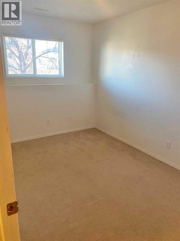 3, 15 Highlands Place W, Lethbridge, Alberta  T1J 4X8 - Photo 5 - A2309552