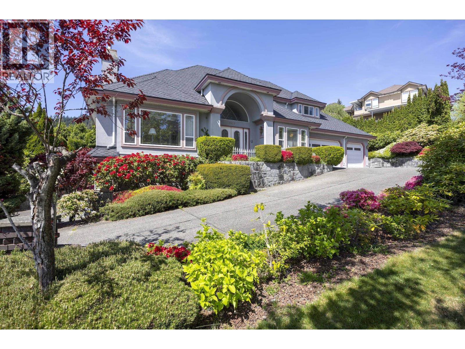 3022 Plateau Boulevard, Coquitlam, British Columbia  V3E 2W7 - Photo 2 - R3121397