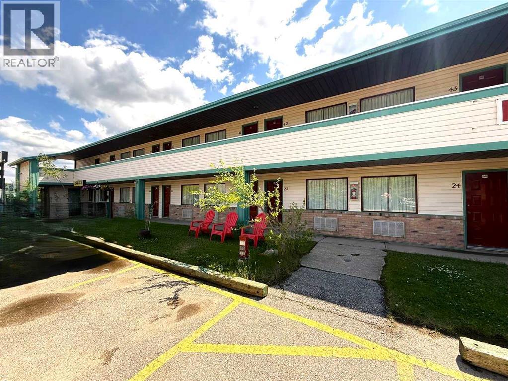 703 9 Highway S, Drumheller, Alberta  T0J 0Y6 - Photo 2 - A2301986