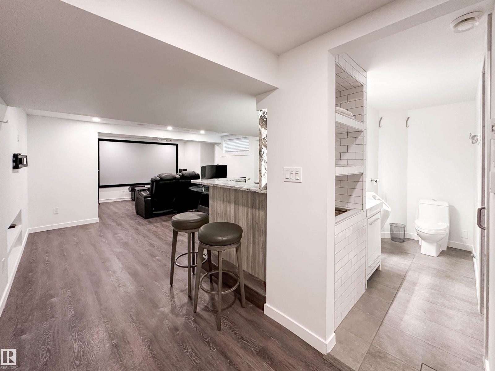 10020 97 Av Nw, Edmonton, Alberta  T5K 0B1 - Photo 45 - E4486658