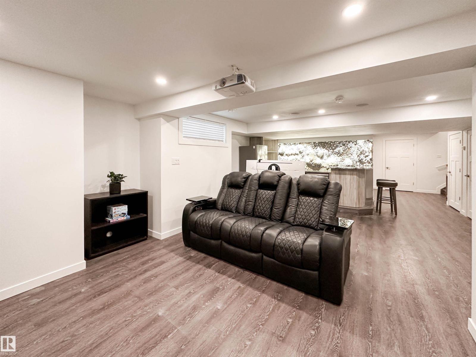 10020 97 Av Nw, Edmonton, Alberta  T5K 0B1 - Photo 54 - E4486658