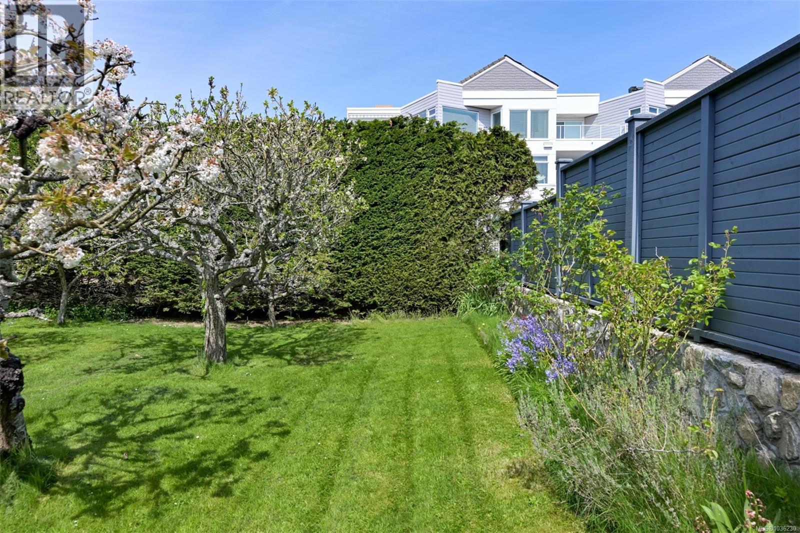 2535 Bevan Ave, Sidney, British Columbia  V8L 1W5 - Photo 10 - 1036230